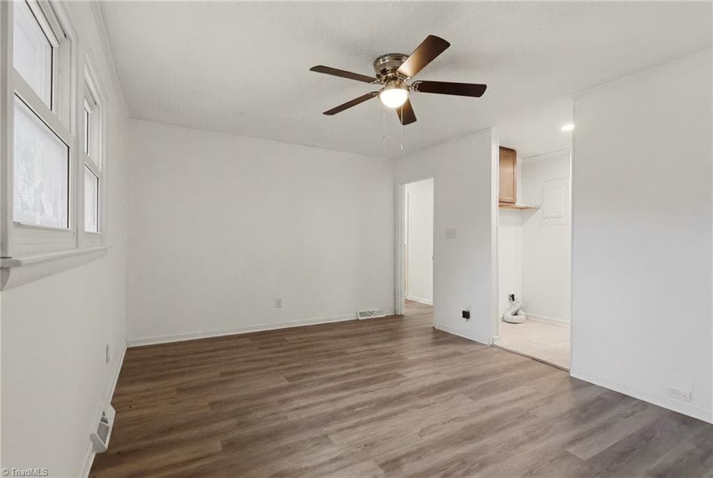 Stick/Site Built at 1609 Seven Oaks Place, High Point NC 27265, photo 10 of 37