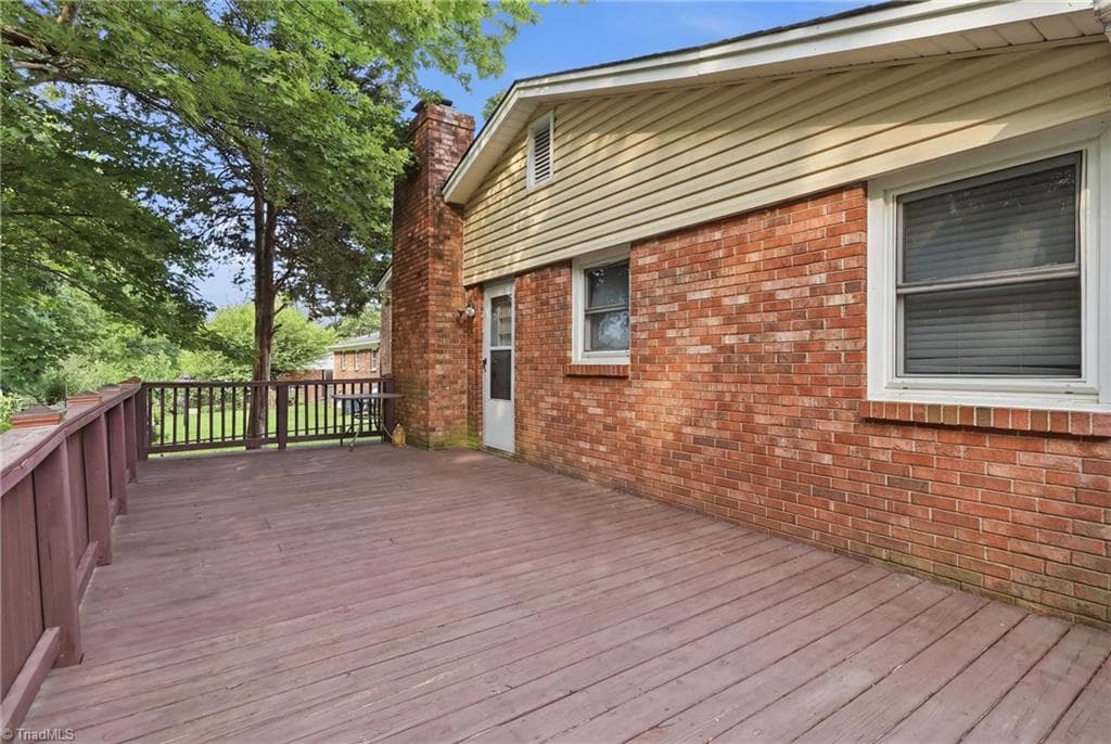 Stick/Site Built at 1609 Seven Oaks Place, High Point NC 27265, photo 25 of 37