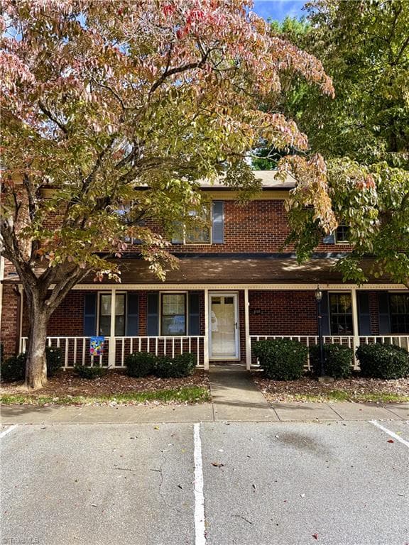 3131 Burke Mill Court, Winston-Salem NC 27103
