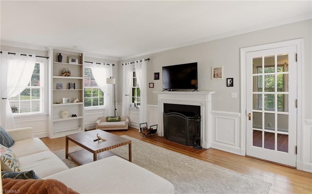 Stick/Site Built at 2209 W Friendly Avenue, Greensboro NC 27403, photo 5 of 46