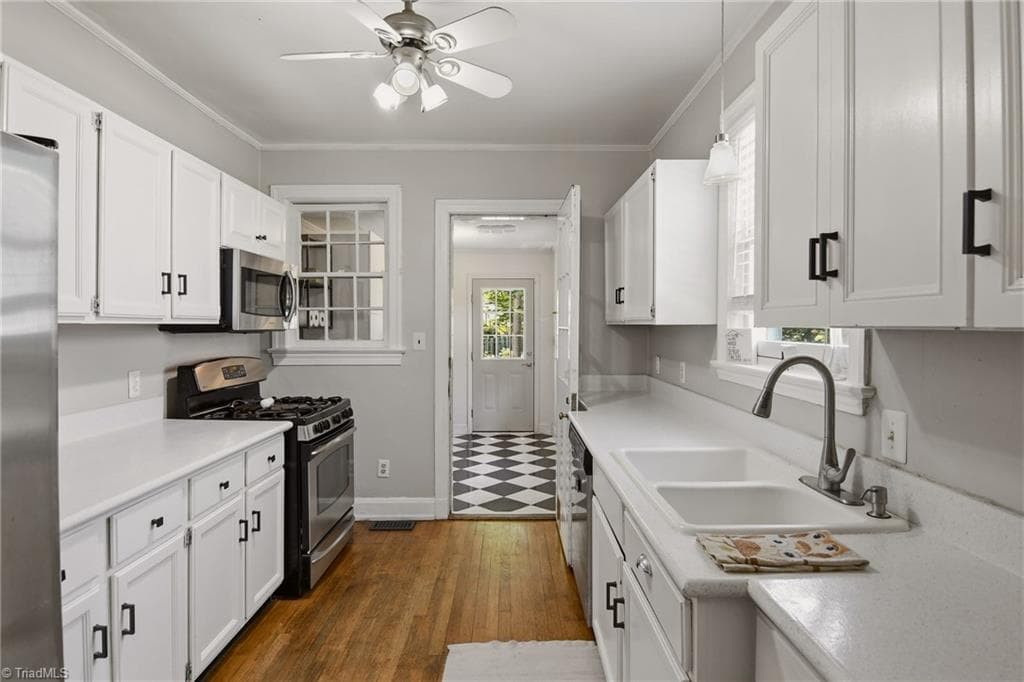 Stick/Site Built at 2209 W Friendly Avenue, Greensboro NC 27403, photo 10 of 46