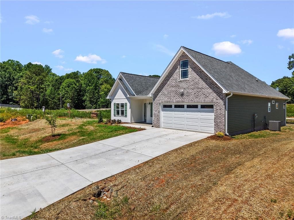 Stick/Site Built at 211 Timber Hill Court, Rural Hall NC 27045, photo 8 of 43