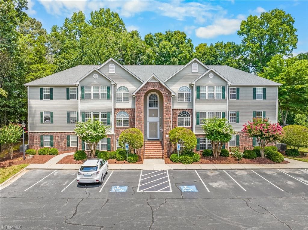 221 Timberline Ridge Court, Winston-Salem NC 27106