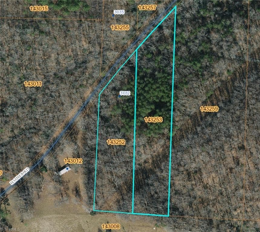 Single Family Residence at 3032 Hauser Road, East Bend NC 27018, photo 2 of 9
