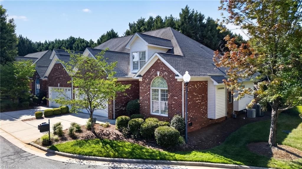 Stick/Site Built at 6 Jacobs Way, Greensboro NC 27455, photo 2 of 43