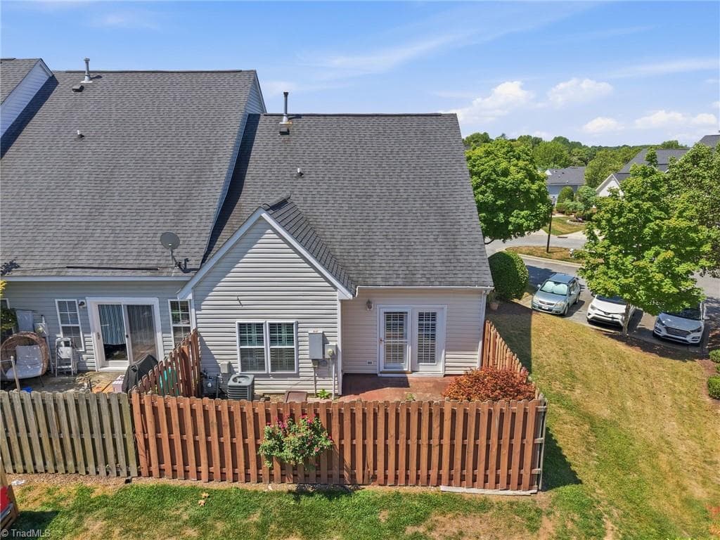 Stick/Site Built at 2736 N Keswick Way, Greensboro NC 27410, photo 34 of 49