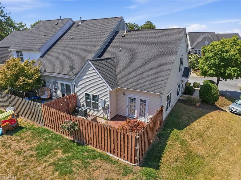 Stick/Site Built at 2736 N Keswick Way, Greensboro NC 27410, photo 33 of 49