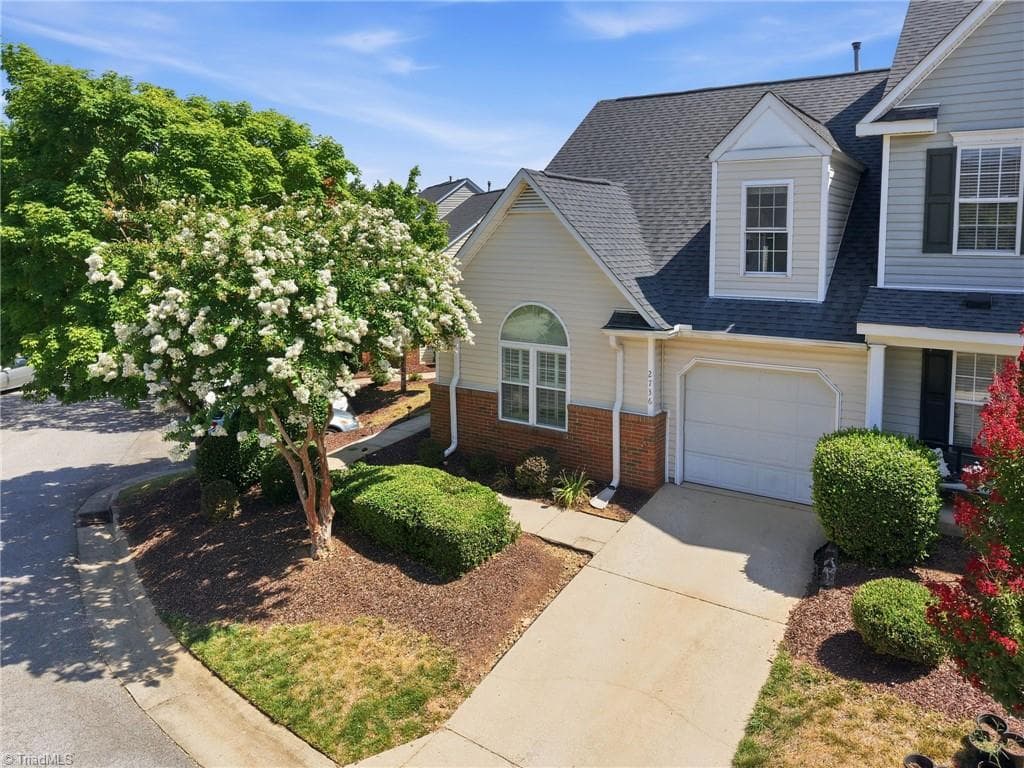 Stick/Site Built at 2736 N Keswick Way, Greensboro NC 27410, photo 4 of 49
