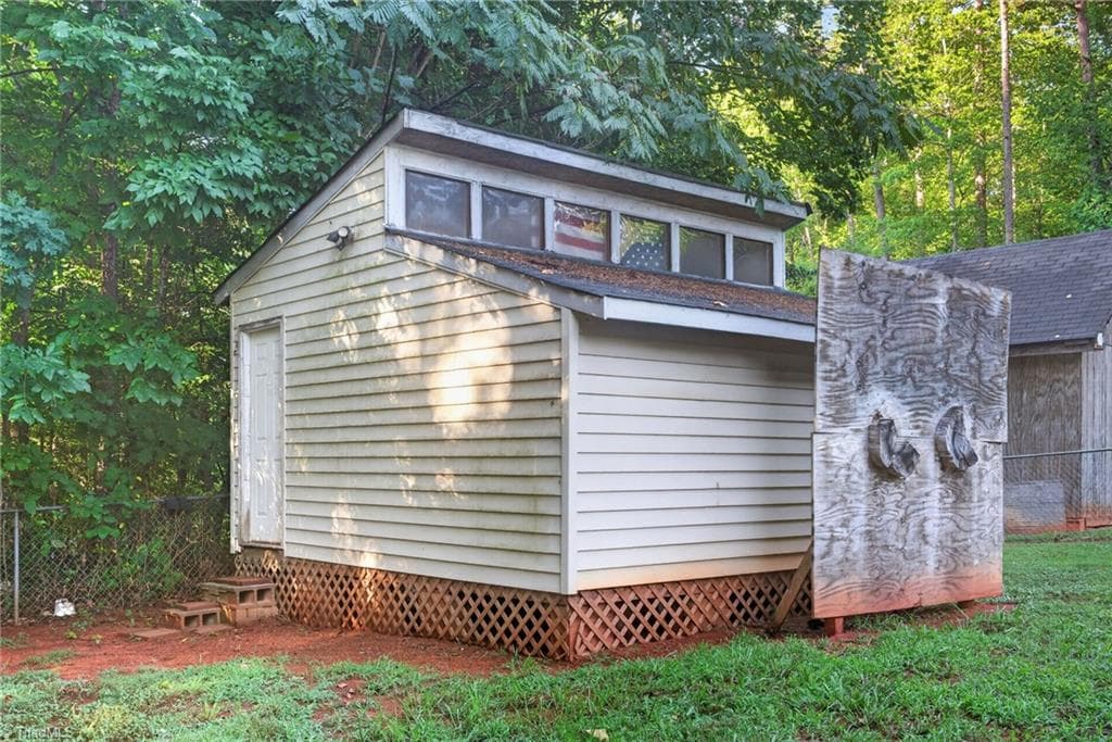 Stick/Site Built at 237 Partridge Drive, Lexington NC 27292, photo 20 of 33