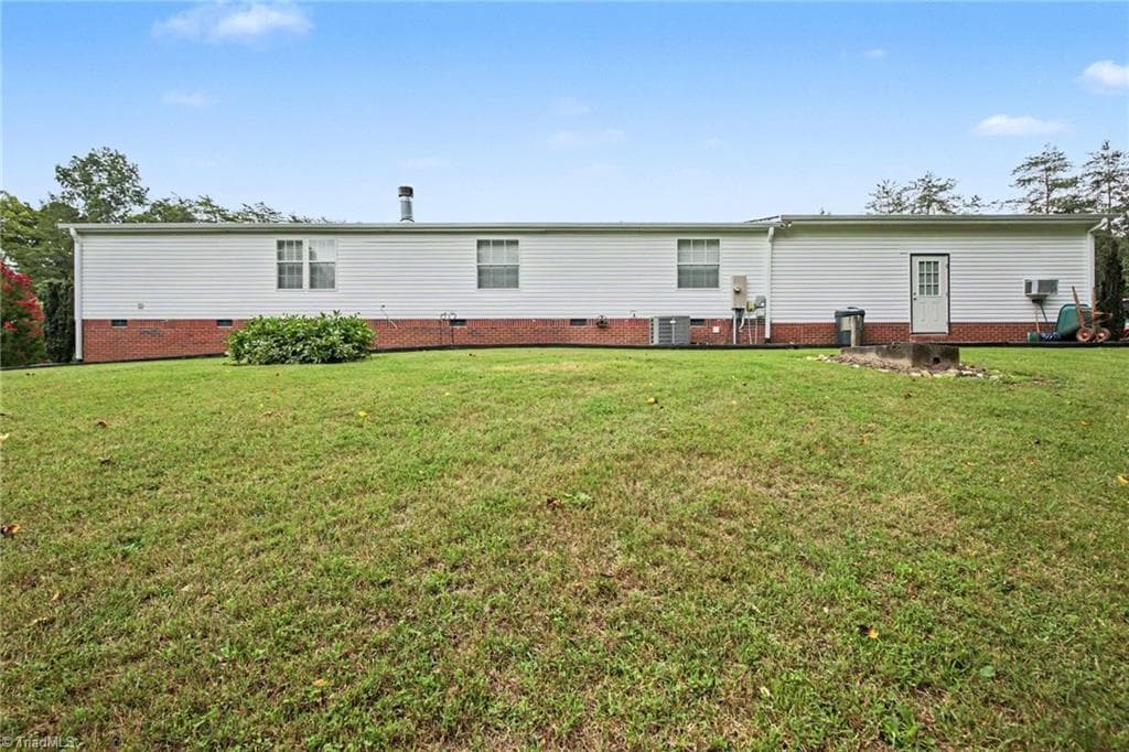 Manufactured Home at 2298 Ray Loop Road, Westfield NC 27053, photo 17 of 18