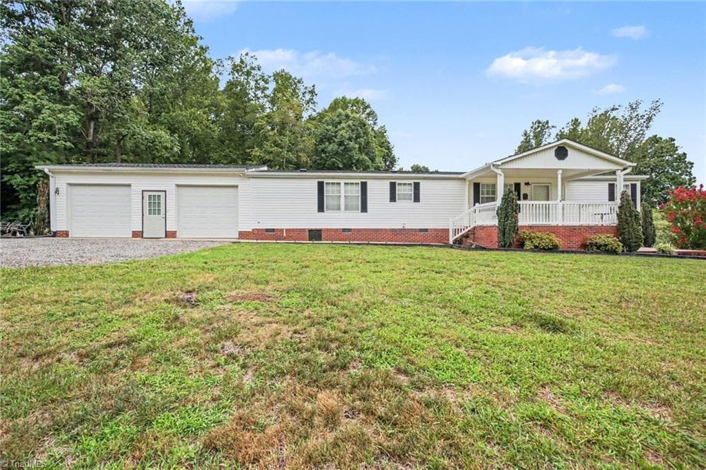 Manufactured Home at 2298 Ray Loop Road, Westfield NC 27053