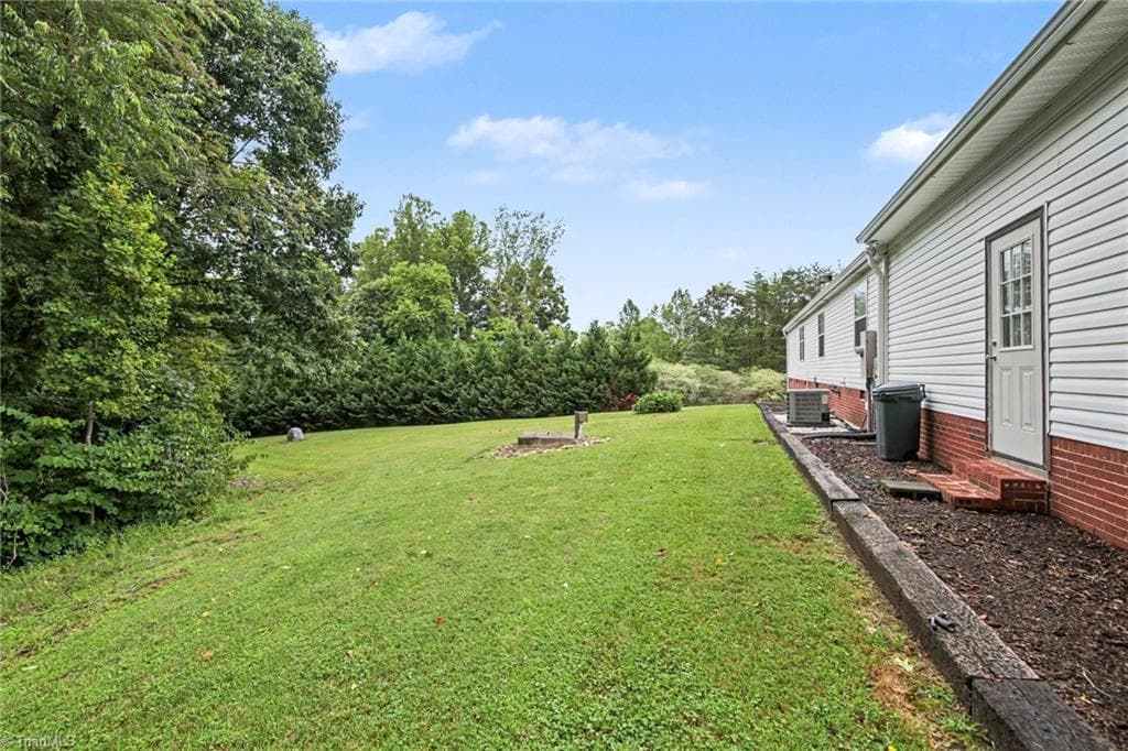 Manufactured Home at 2298 Ray Loop Road, Westfield NC 27053, photo 18 of 18