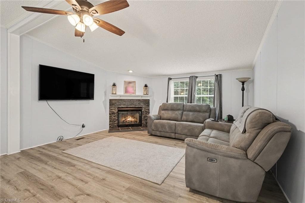 Manufactured Home at 2298 Ray Loop Road, Westfield NC 27053, photo 4 of 18