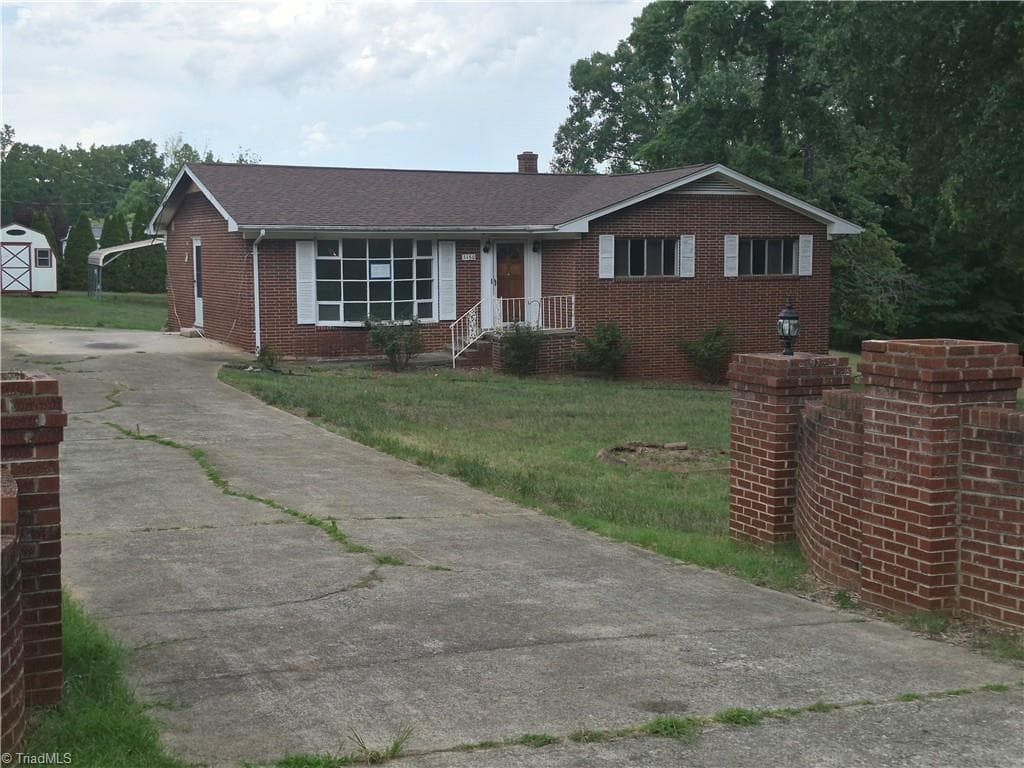 Stick/Site Built at 3150 Wentworth Street, Reidsville NC 27320, Reidsville, photo 3 of 46
