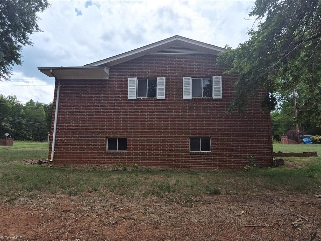 Stick/Site Built at 3150 Wentworth Street, Reidsville NC 27320, Reidsville, photo 7 of 46