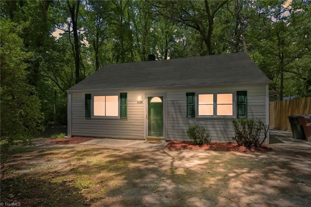 1604 Victory Street, Greensboro NC 27407