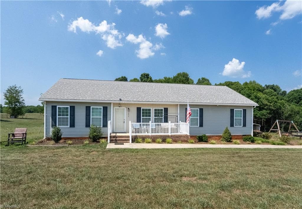 Modular at 1056 Carson James Drive, Boonville NC 27011, photo 2 of 19