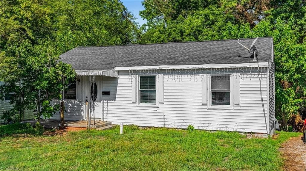 Stick/Site Built at 1724 Glenwood Avenue, Greensboro NC 27403, photo 2 of 26