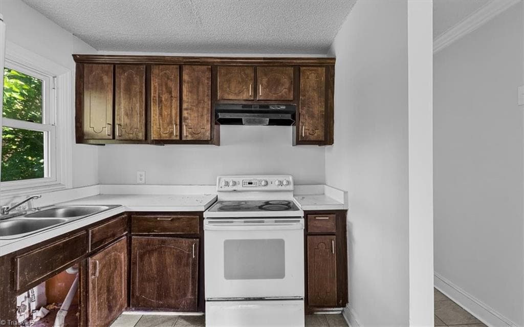 Stick/Site Built at 1724 Glenwood Avenue, Greensboro NC 27403, photo 9 of 26