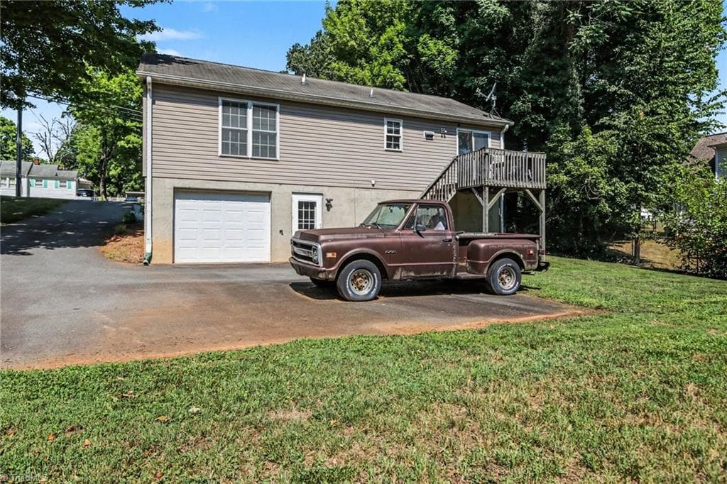 Stick/Site Built at 3015 Konnoak Drive, Winston-Salem NC 27127, Winston-Salem, photo 22 of 24
