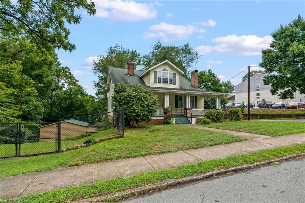Stick/Site Built at 702 Granville Drive SW, Winston-Salem NC 27101, Winston-Salem, photo 2 of 50