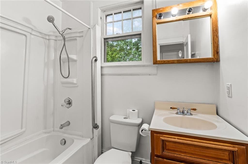 Stick/Site Built at 702 Granville Drive SW, Winston-Salem NC 27101, Winston-Salem, photo 14 of 50