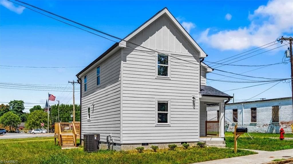 Stick/Site Built at 117 Piedmont Street, Reidsville NC 27320, photo 3 of 32