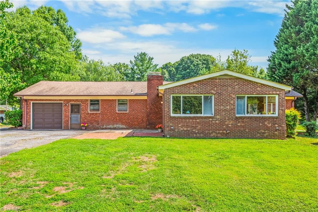 Stick/Site Built at 141 Pinelawn Drive, Kernersville NC 27284, photo 31 of 35