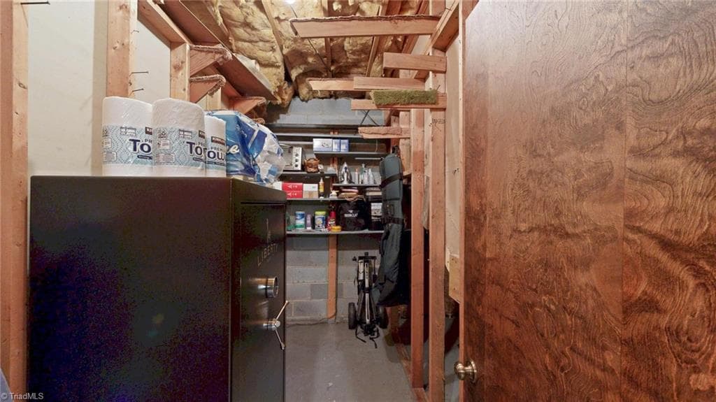 Stick/Site Built at 689 Barker Road, Winston-Salem NC 27107, Winston-Salem, photo 33 of 41