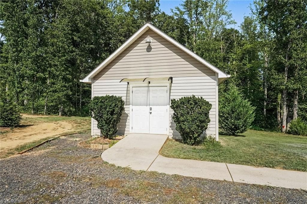Stick/Site Built at 8430 Rumbley Road, Summerfield NC 27358, photo 33 of 44