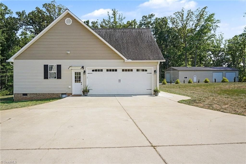 Stick/Site Built at 8430 Rumbley Road, Summerfield NC 27358, photo 31 of 44