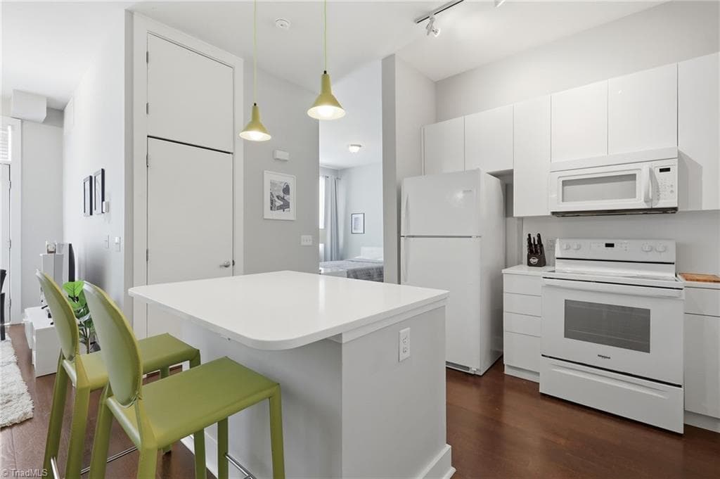 Stick/Site Built at 810 W 4th Street # 404, Winston-Salem NC 27101, Winston-Salem, photo 9 of 21