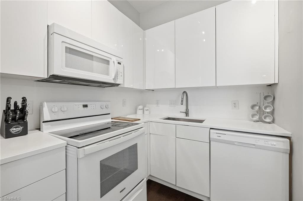 Stick/Site Built at 810 W 4th Street # 404, Winston-Salem NC 27101, Winston-Salem, photo 11 of 21