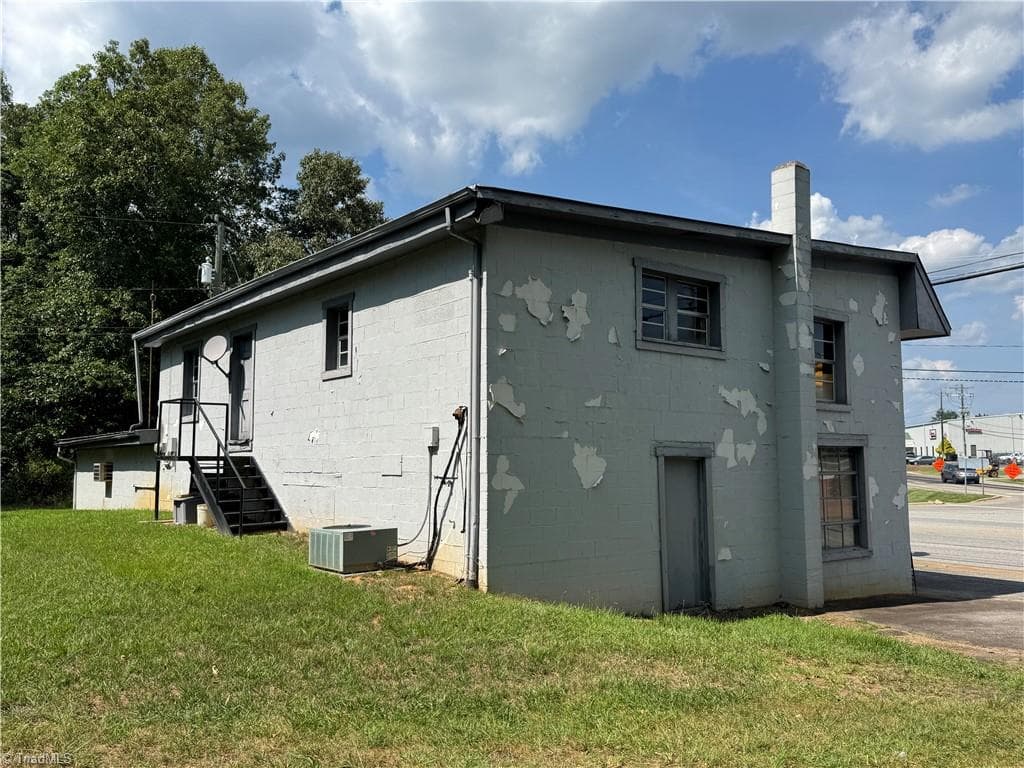 Retail at 217 Sparta Road # 303, North Wilkesboro NC 28659, photo 6 of 35