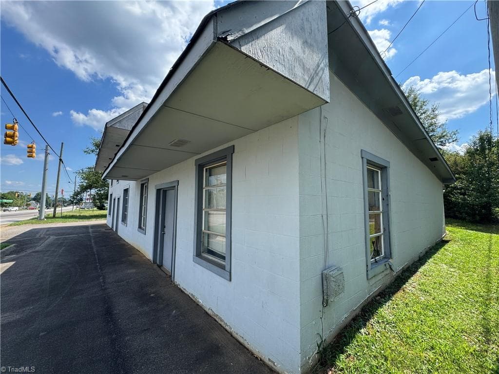 Retail at 217 Sparta Road # 303, North Wilkesboro NC 28659, photo 5 of 35