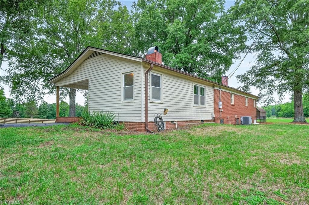 Stick/Site Built at 1401 Walnut Street, Reidsville NC 27320, photo 6 of 29