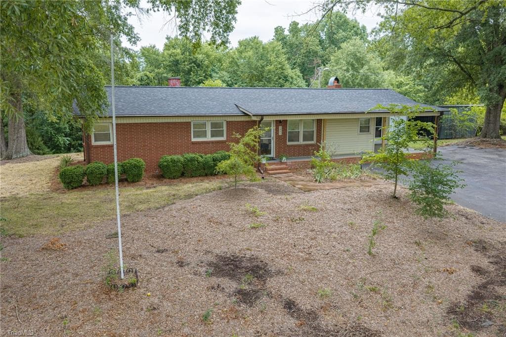 Stick/Site Built at 1401 Walnut Street, Reidsville NC 27320, photo 5 of 29