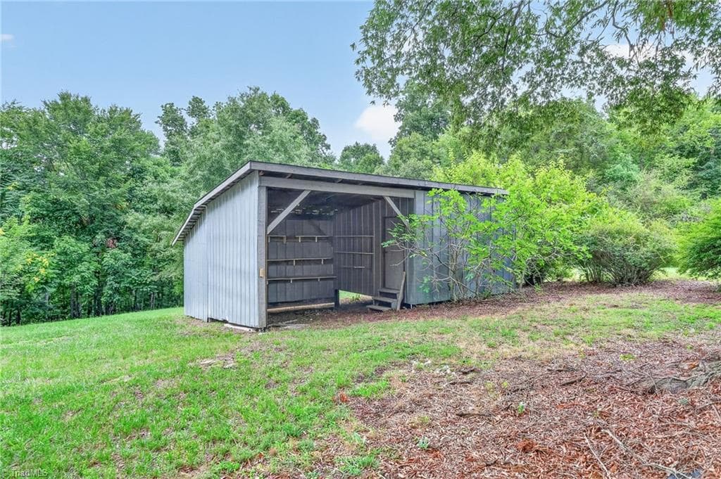 Stick/Site Built at 1401 Walnut Street, Reidsville NC 27320, photo 10 of 29