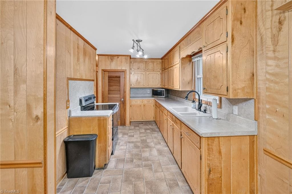 Stick/Site Built at 1401 Walnut Street, Reidsville NC 27320, photo 19 of 29