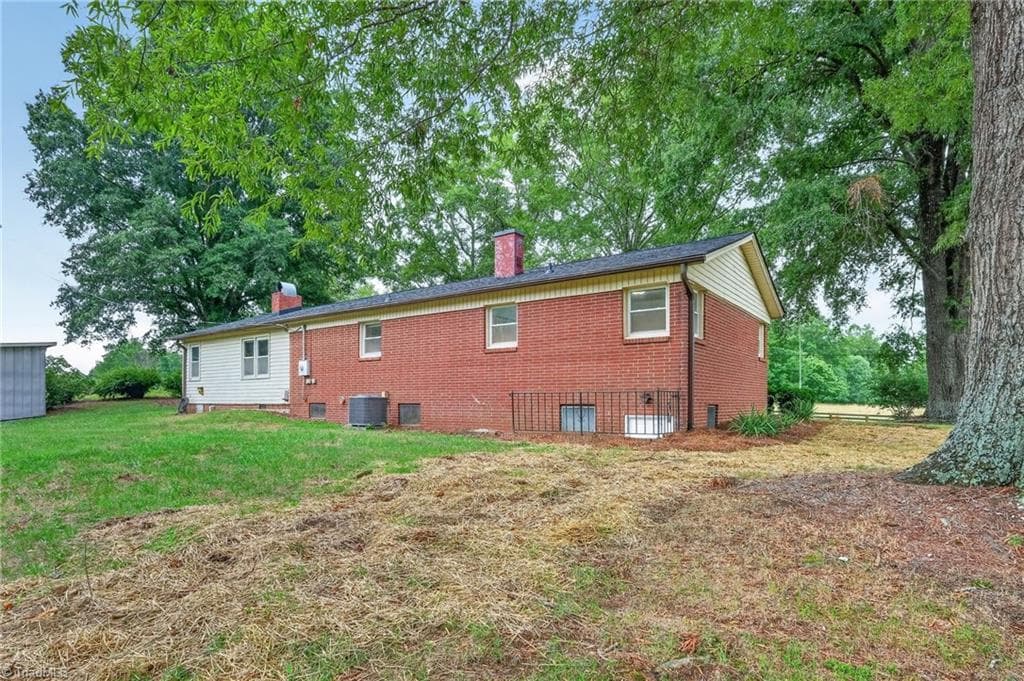 Stick/Site Built at 1401 Walnut Street, Reidsville NC 27320, photo 8 of 29
