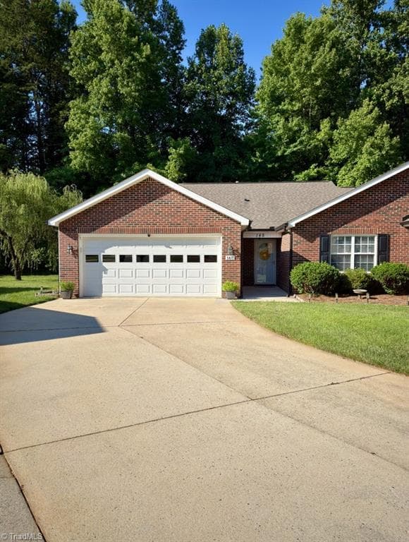 Stick/Site Built at 148 Wyndham Court, High Point NC 27265, photo 2 of 28