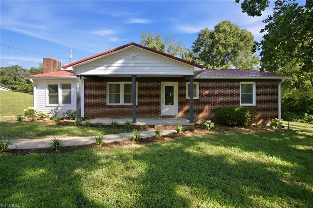 3123 Castle Avenue, Hickory NC 28601