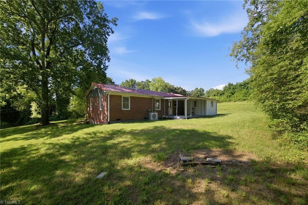 Stick/Site Built at 3123 Castle Avenue, Hickory NC 28601, Hickory, photo 30 of 34