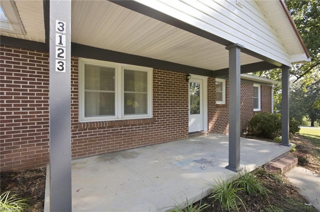 Stick/Site Built at 3123 Castle Avenue, Hickory NC 28601, Hickory, photo 4 of 34