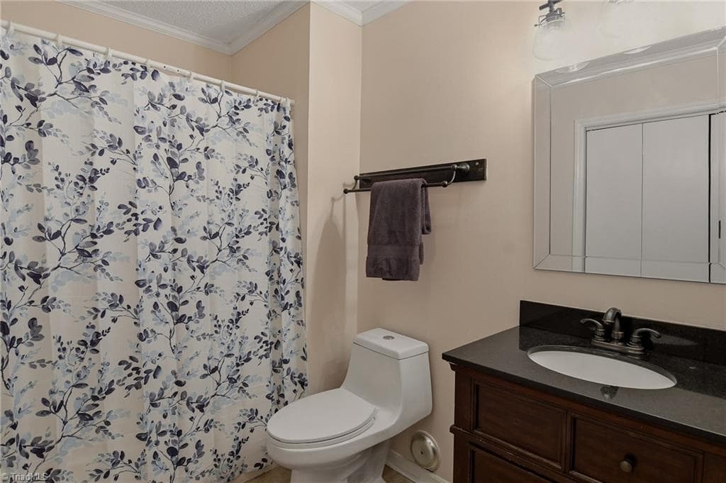 Stick/Site Built at 228 Barrington Place, Winston-Salem NC 27104, Winston-Salem, photo 26 of 31