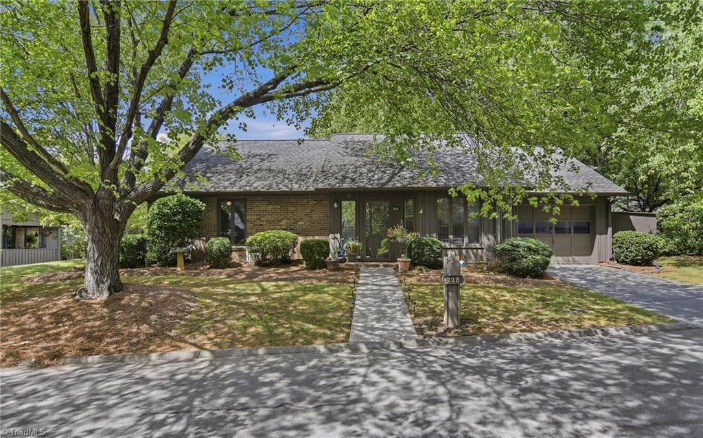 228 Barrington Place, Winston-Salem NC 27104