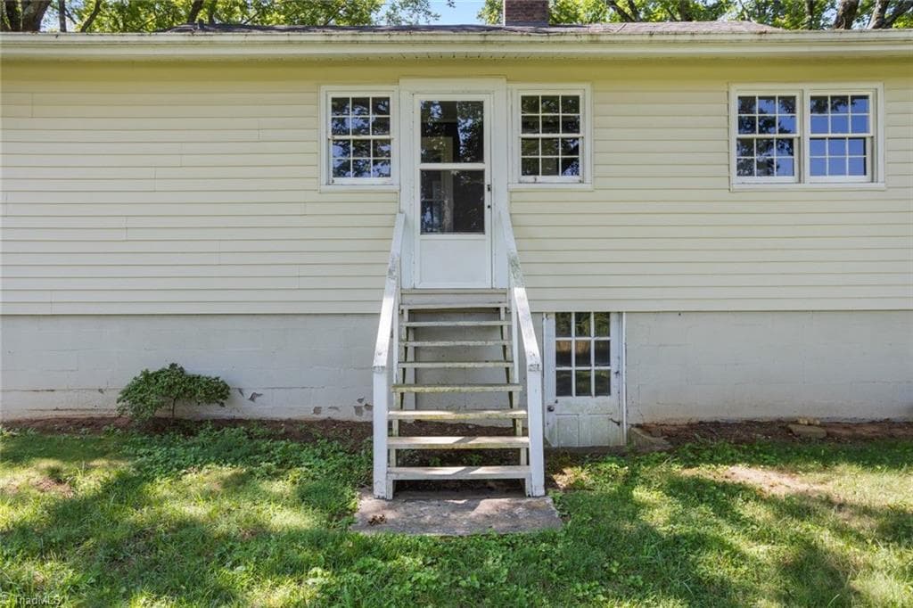 Stick/Site Built at 106 Sunset Drive, Boonville NC 27011, photo 8 of 31