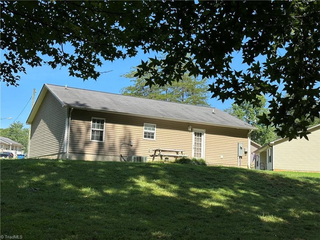 Stick/Site Built at 111 Dundee Court, Maiden NC 28650, Maiden, photo 3 of 40