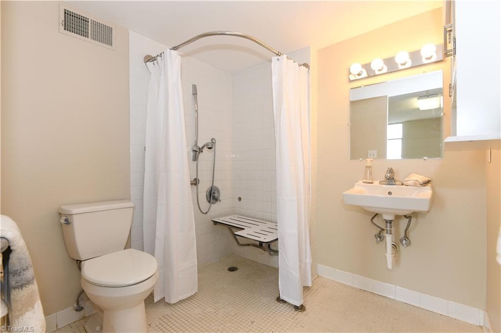 Stick/Site Built at 1101 N Elm Street # 805, Greensboro NC 27401, photo 27 of 40