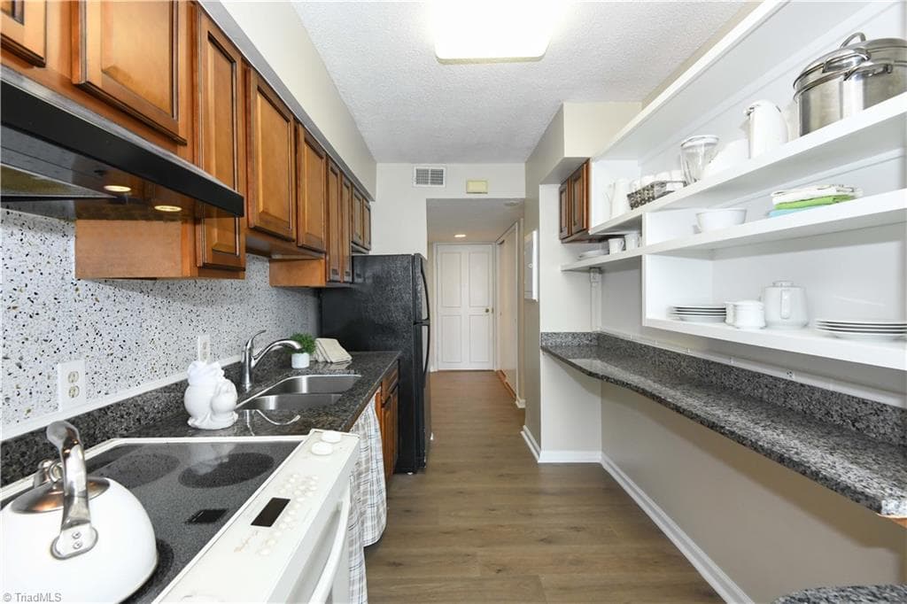 Stick/Site Built at 1101 N Elm Street # 805, Greensboro NC 27401, photo 16 of 40